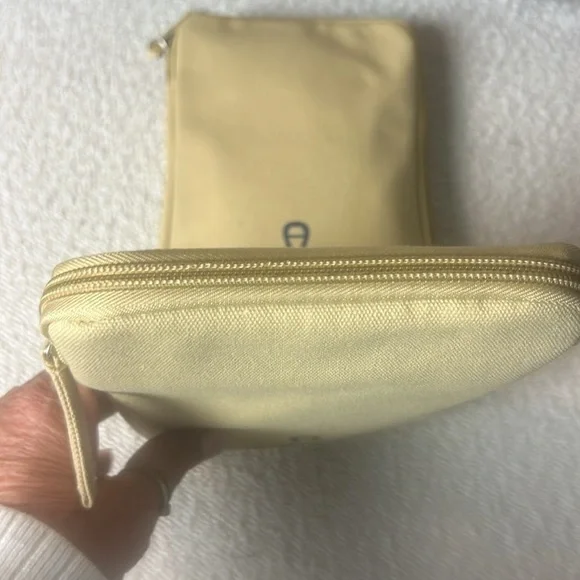 Etienne Aigner Business Class Amenities Bag New Tan Canvas with Amenit… - Picture 5 of 6